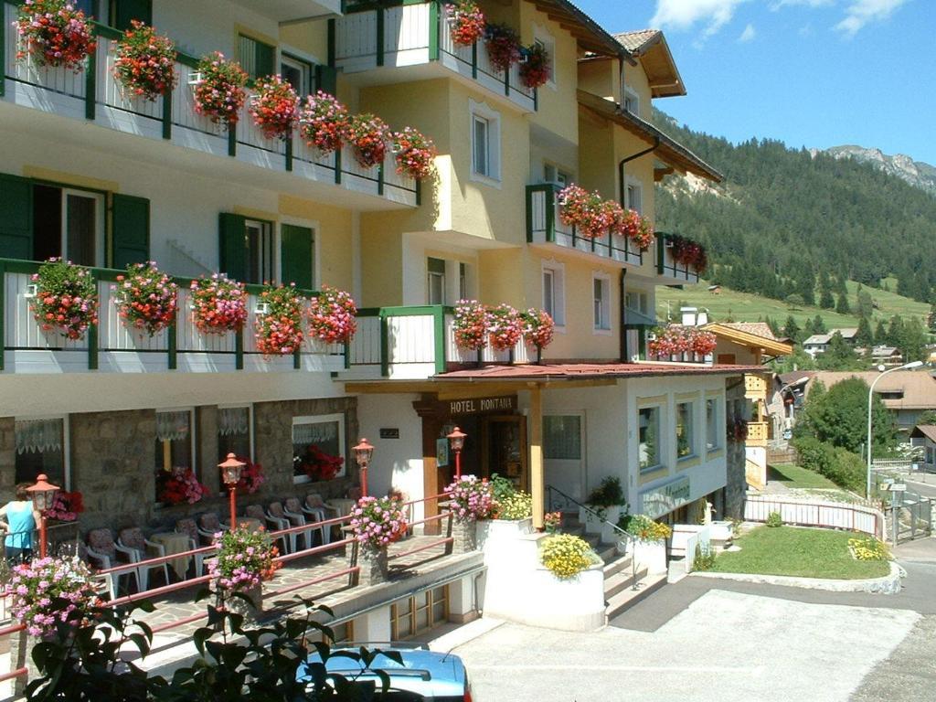 Hotel Montana Pozza di Fassa Dış mekan fotoğraf